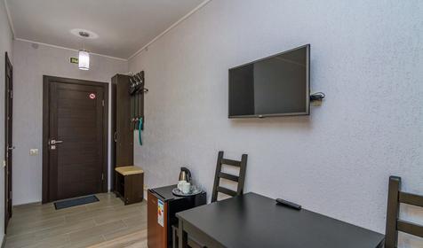 Делюкс с двумя раздельными кроватями и балконом. Отель Каштан, Даховская