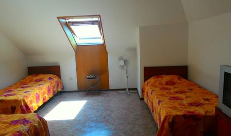 Четырехместный