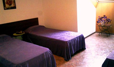 Трехместный