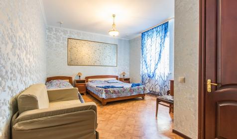 Трехместный