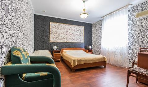 Трехместный