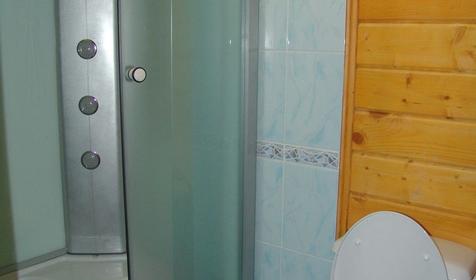 Трехместный стандарт в деревянном срубе