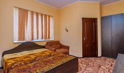 Трехместный стандарт. Гостиница АдмиралЪ, г. Геленджик, пос. Архипо-Осиповка