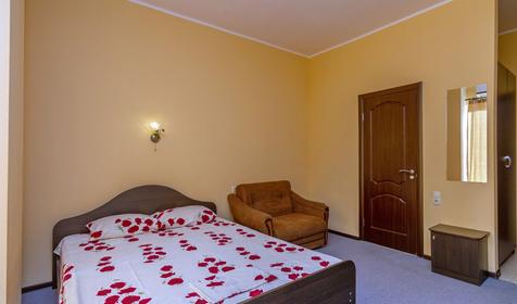 Трехместный стандарт. Гостиница АдмиралЪ, г. Геленджик, пос. Архипо-Осиповка