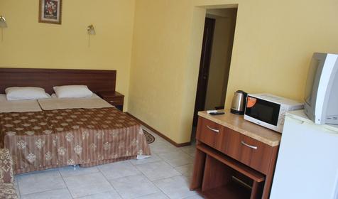 Трех-, четырехместный евростандарт с мини-кухонным уголком