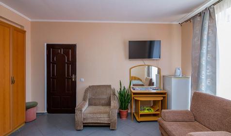 Стандарт трехместный. Гостевой дом Фортуна, Анапа