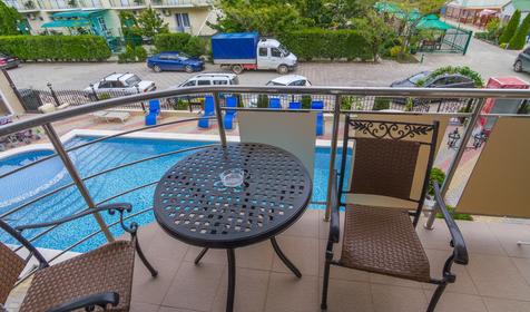 Семейный четырехместный двухкомнатный. Отель Золотые пески, Анапа, п. Витязево