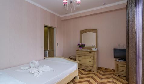 Семейный четырехместный двухкомнатный. Отель Золотые пески, Анапа, п. Витязево