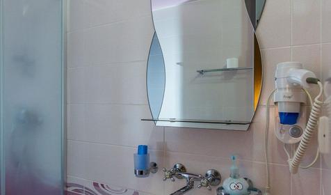 Полулюкс трехместный с видом на двор. Отель Золотые пески, Анапа, п. Витязево