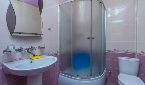 Полулюкс трехместный с видом на бассейн. Отель Золотые пески, Анапа, п. Витязево