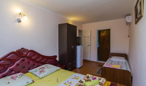 Трехместный номер. Гостевой дом Старый Замок, Бухта Инал