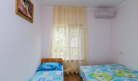 Трехместный комфорт. Гостевой дом Людмила, Туапсе, Пляхо