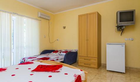 Комфорт трехместный. Гостевой дом Берег солнца, Новомихайловский