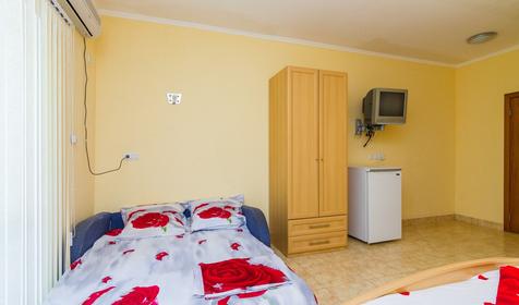 Комфорт трехместный. Гостевой дом Берег солнца, Новомихайловский