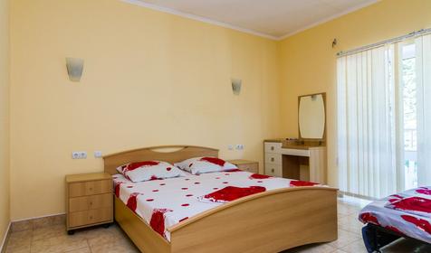 Комфорт трехместный. Гостевой дом Берег солнца, Новомихайловский