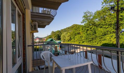 Комфорт трехместный. Гостевой дом Берег солнца, Новомихайловский