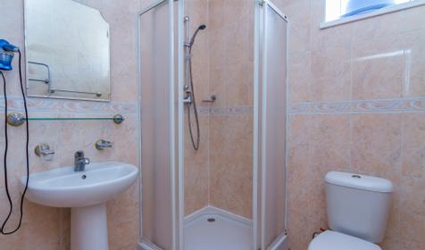 Трехместный полулюкс. Мини-отель Горная Долина, г. Геленджик, п. Архипо-Осиповка