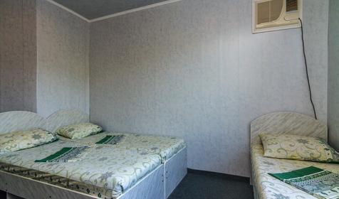 Трехместный полулюкс. Гостевой дом У Радика, Туапсе, Джубга