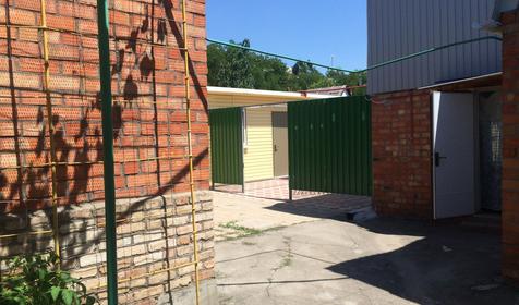 Четырехместный во дворе