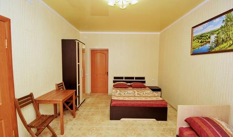 Трехместный с балконом. Мини-гостиница Абрикос, Геленджик, Кабардинка