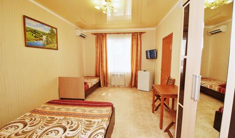 Трехместный с балконом. Мини-гостиница Абрикос, Геленджик, Кабардинка