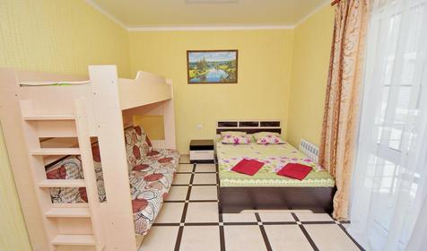 Пятиместный с балконом. Мини-гостиница Абрикос, г. Геленджик, п. Кабардинка