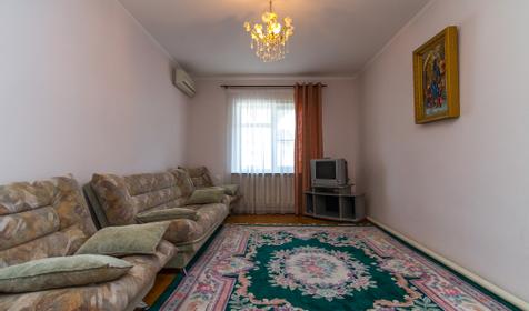 Трехкомнатный с гостиной и кухней. Гостевой дом на Новороссийской, Геленджик, Кабардинка