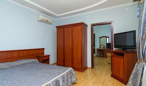 Люкс двухкомнатные. Гостиница KOZMOC, г. Геленджик