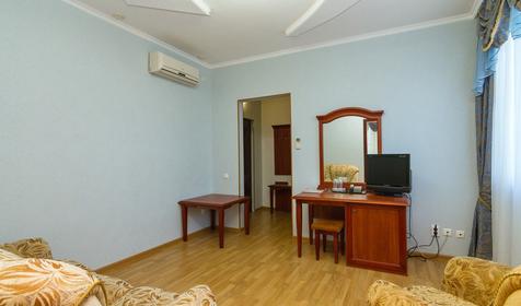 Люкс двухкомнатные. Гостиница KOZMOC, г. Геленджик