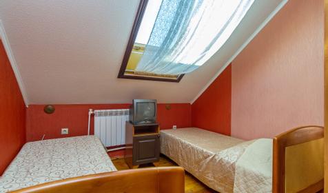 Двухкомнатный четырехместный стандарт. Частная гостиница Изумрудная, Геленджик