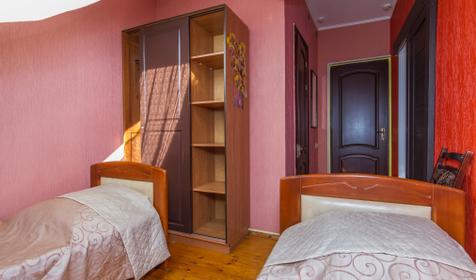 Двухкомнатный четырехместный стандарт. Частная гостиница Изумрудная, Геленджик