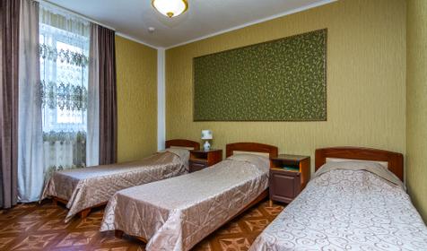 Трехместный номер с раздельными кроватями. Частная гостиница Изумрудная, Геленджик