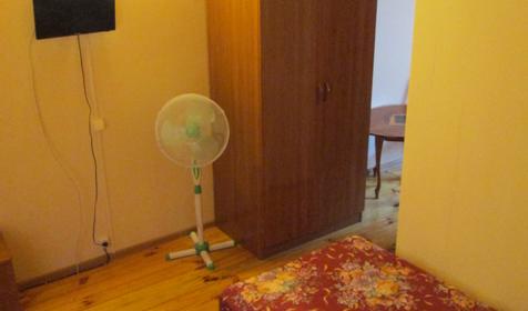 Трехместный