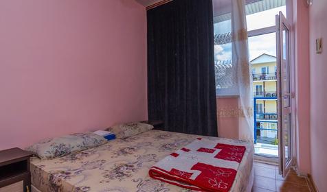 Стандарт трехместный с балконом. Гостиница Дельфин, г. Анапа, п. Витязево