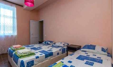 Стандарт четырехместный без балкона. Гостиница Дельфин, г. Анапа, п. Витязево