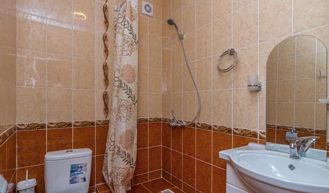 Стандарт пятиместный без балкона. Гостиница Дельфин, г. Анапа, п. Витязево