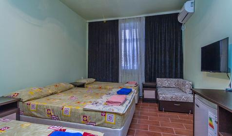 Стандарт пятиместный без балкона. Гостиница Дельфин, г. Анапа, п. Витязево