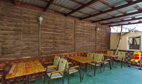 Семейный дворик