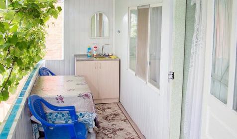 Двухкомнатный со всеми удобствами на втором этаже