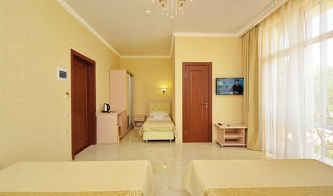 Люкс пятиместный с балконом