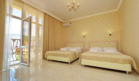 Люкс пятиместный с балконом