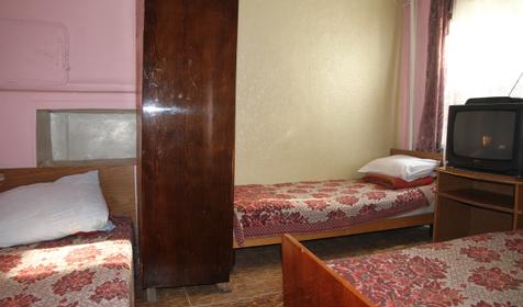 Трехместный