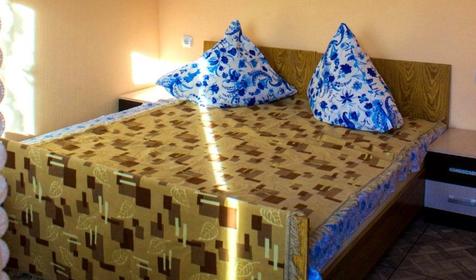 На береговом