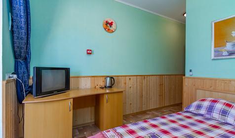 Однокомнатный двухместный стандарт. База отдыха Роза ветров, Ейский район, ст. Должанская, коса Долгая