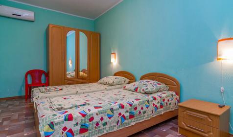 Двухкомнтаный стандарт. База отдыха Роза ветров, Ейский район, ст. Должанская, коса Долгая