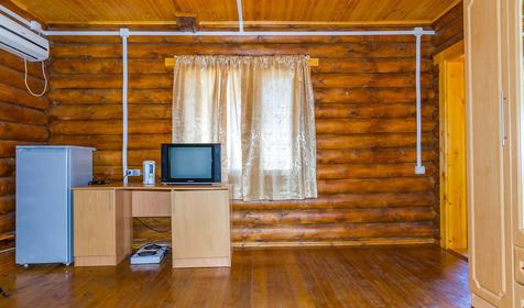 Сруб. База отдыха Роза ветров, Ейский район, ст. Должанская, коса Долгая