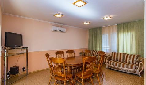 Особняк. База отдыха Роза ветров, Ейский район, ст. Должанская, коса Долгая