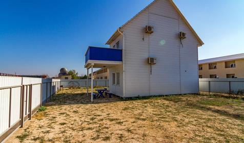 Особняк. База отдыха Роза ветров, Ейский район, ст. Должанская, коса Долгая