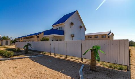 Особняк. База отдыха Роза ветров, Ейский район, ст. Должанская, коса Долгая