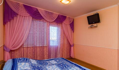 Особняк. База отдыха Роза ветров, Ейский район, ст. Должанская, коса Долгая